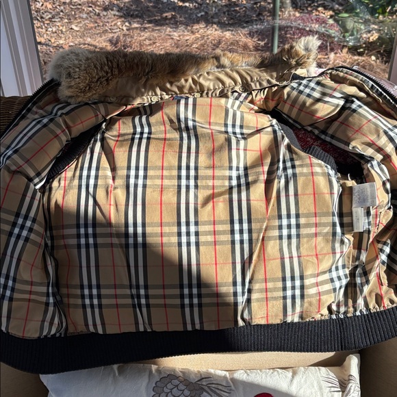 Burberry London  Black Vest with Rabbit Fur Collar - Picture 5 of 8